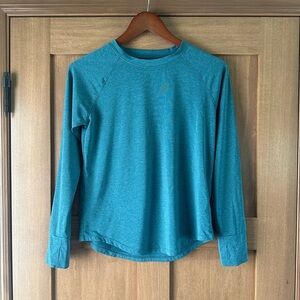 Runway Athletics Keyhole Back Teal Long Sleeve Top Women’s size Large​​